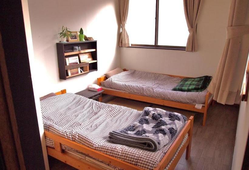 פנסיון Nikkorisou Backpackers Hostel