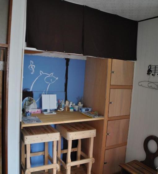 פנסיון Nikkorisou Backpackers Hostel