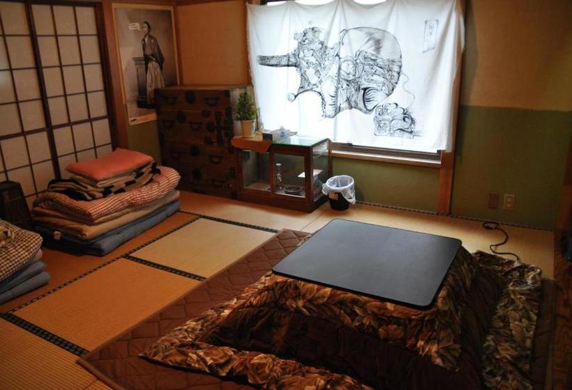 פנסיון Nikkorisou Backpackers Hostel