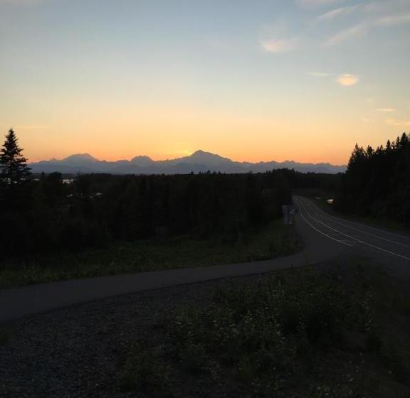 פנסיון Talkeetna Lovelee Cabins