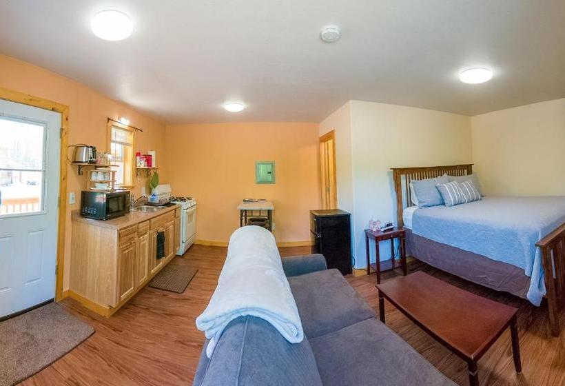 פנסיון Talkeetna Lovelee Cabins