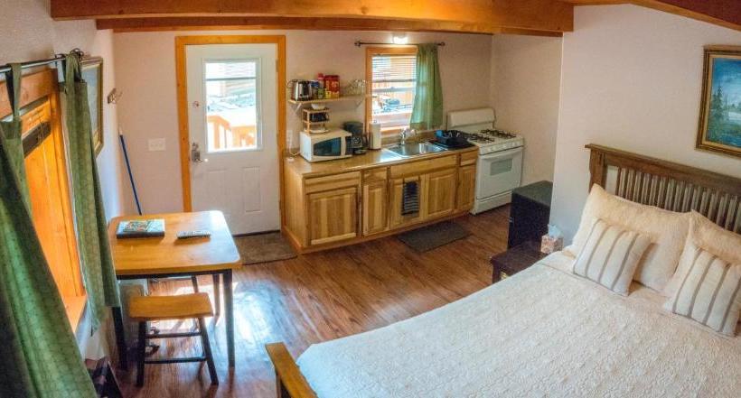 פנסיון Talkeetna Lovelee Cabins