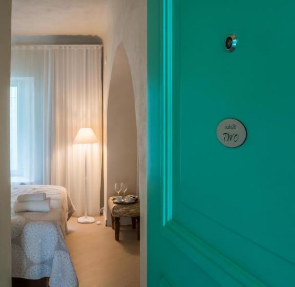 Studio28 Boutique Rooms