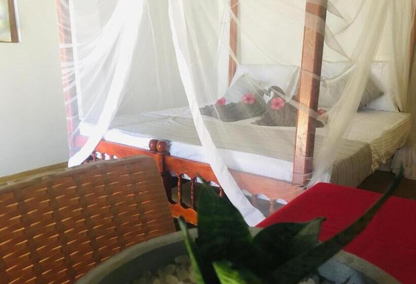 Alberg Dilena Beach Inn