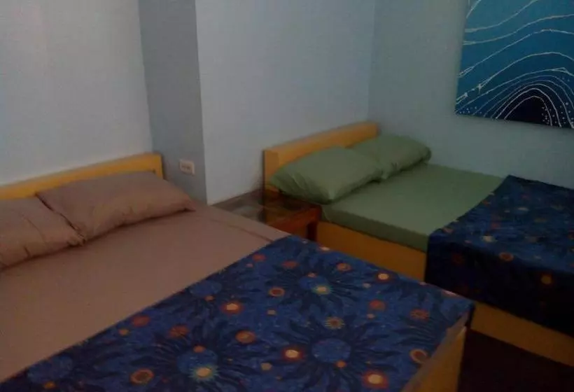 ペンション Gomez Guest House