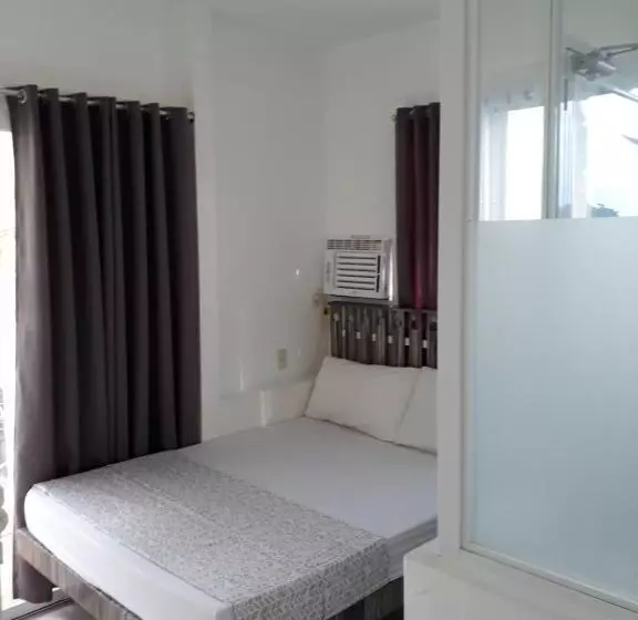 ペンション Gomez Guest House