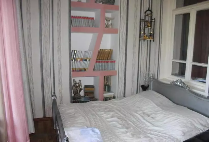 پانسیون Guest House Gidi