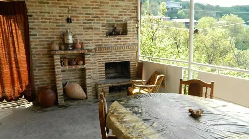پانسیون Guest House Gidi