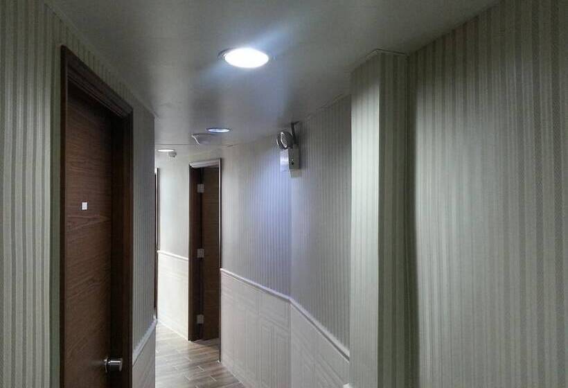 پانسیون K&b Hostel