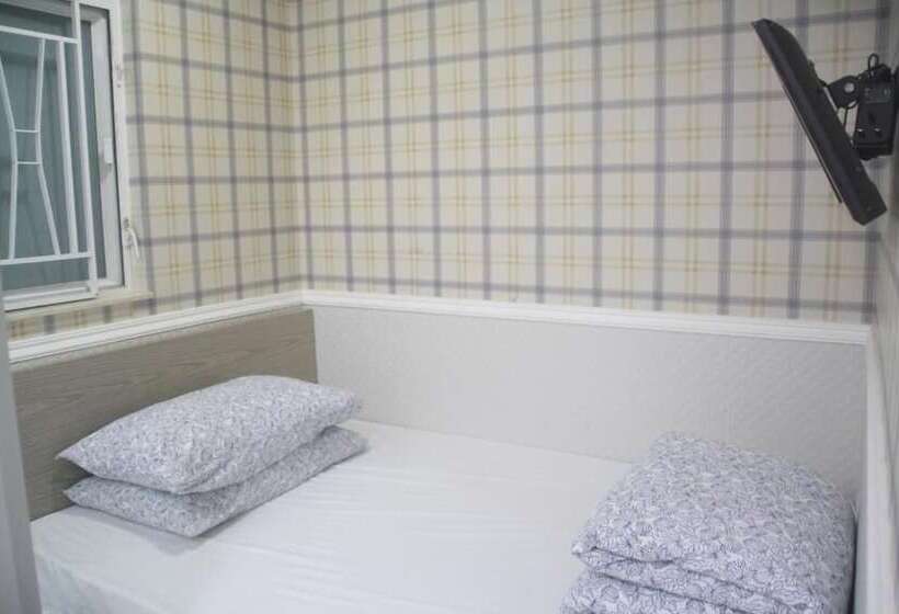 پانسیون K&b Hostel