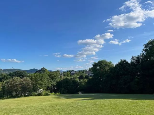 Majatalo Penzion Bez Modrého Páva