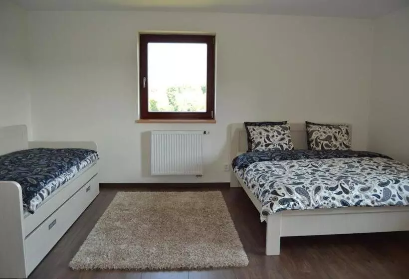 Majatalo Penzion Bez Modrého Páva