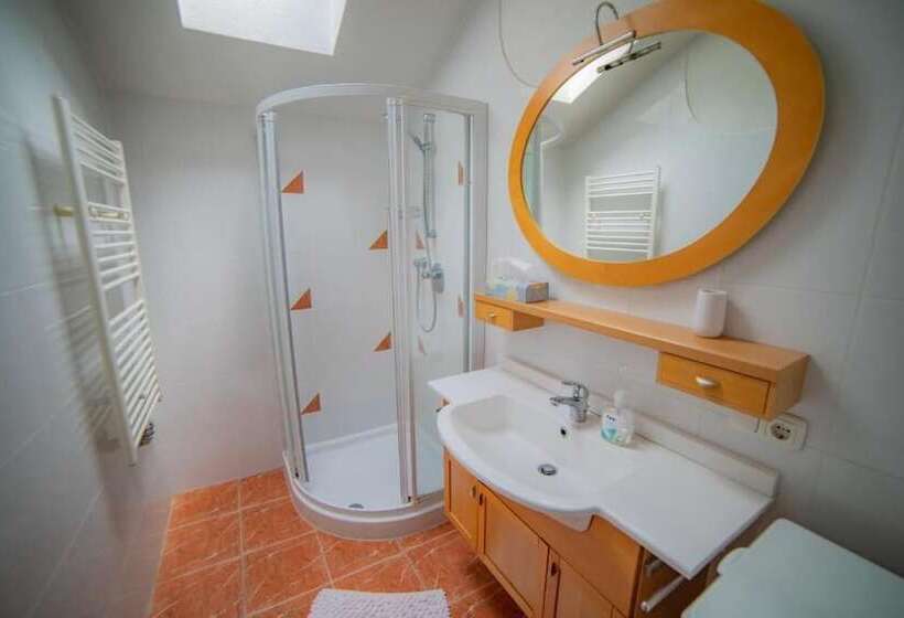 هاستل Rafting Alm