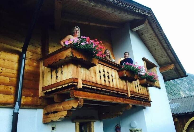 هاستل Rafting Alm