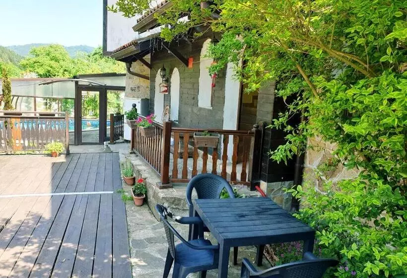 ペンション Guest House Elora