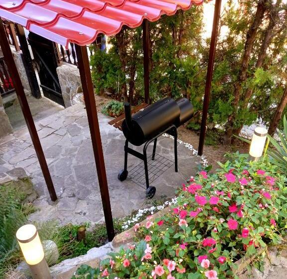 Пансион Guest House Elora