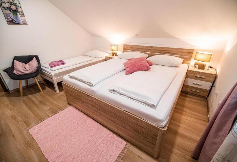 پانسیون Guesthouse Leski Dvor