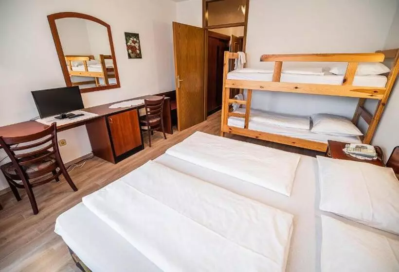 پانسیون Guesthouse Leski Dvor
