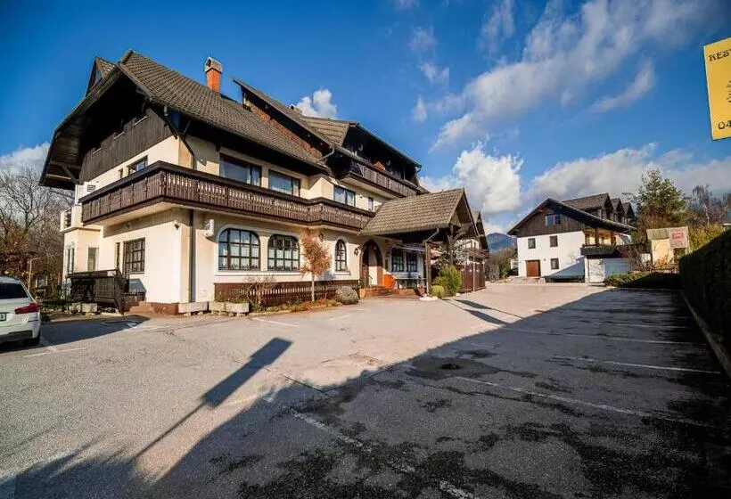 پانسیون Guesthouse Leski Dvor
