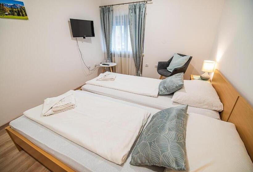 پانسیون Guesthouse Leski Dvor