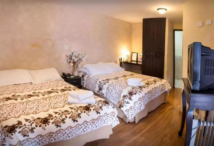 Pensione Latacunga Hostel