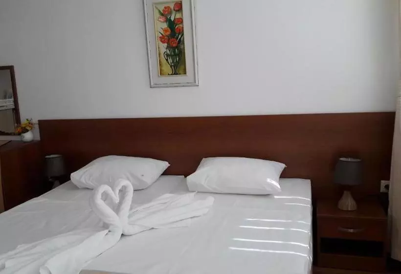 ペンション Stephanovy Guest House