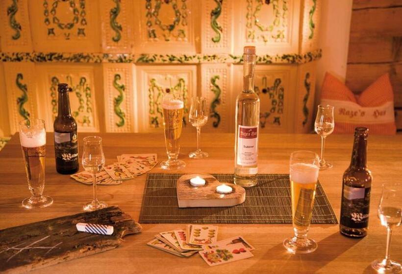 ユースホステル Naze`s Hus Mellau