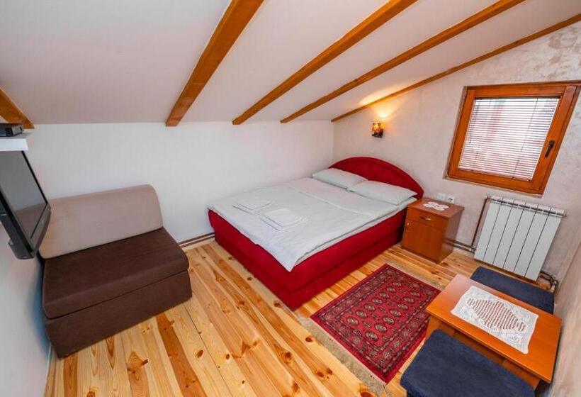 پانسیون Guesthouse Sandra