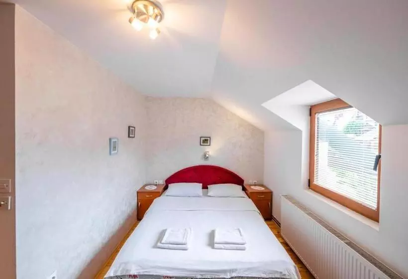 پانسیون Guesthouse Sandra