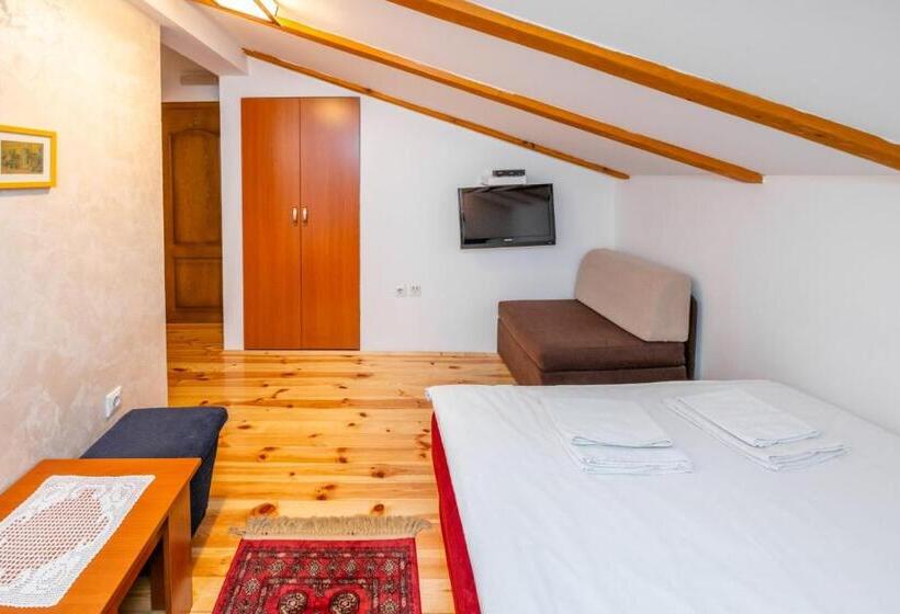 پانسیون Guesthouse Sandra