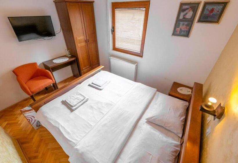 پانسیون Guesthouse Sandra