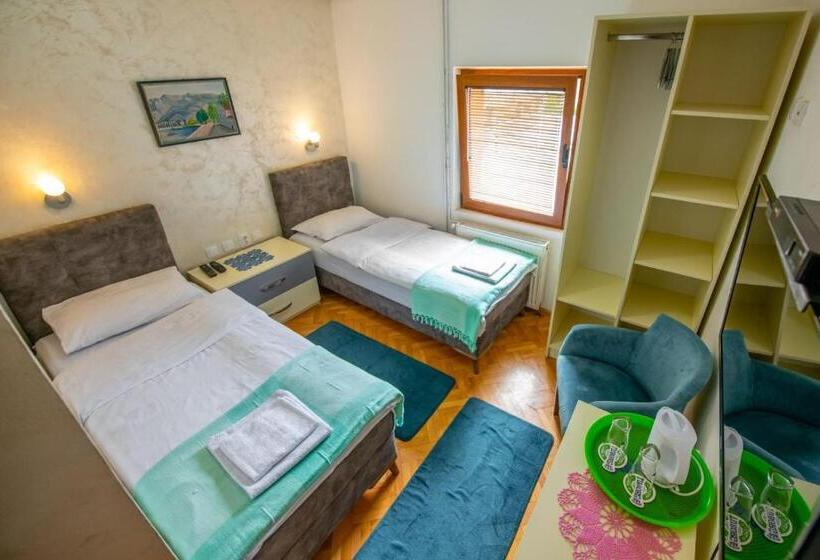 پانسیون Guesthouse Sandra