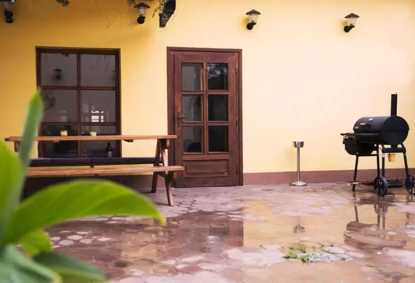 ペンション Guesthouse Zlatý Hrozen