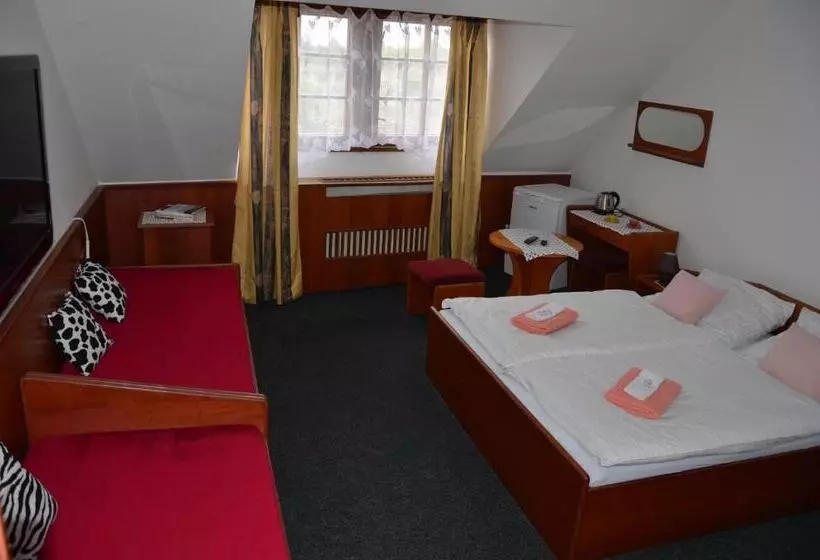 ペンション Guesthouse Zlatý Hrozen