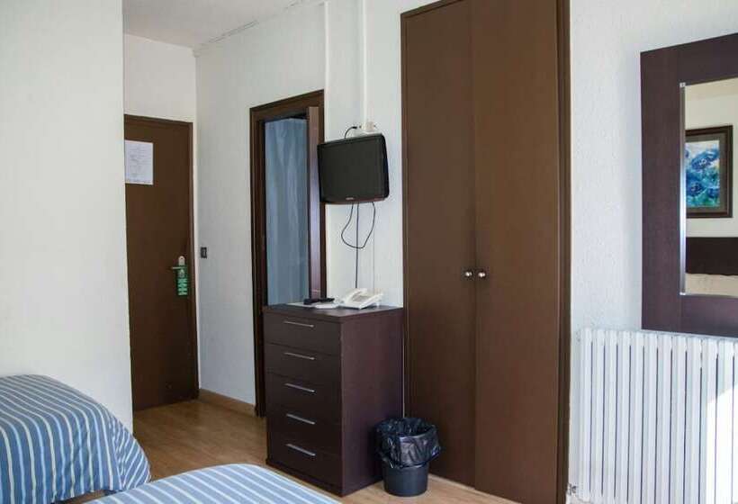 پانسیون Hostal Cal Forner