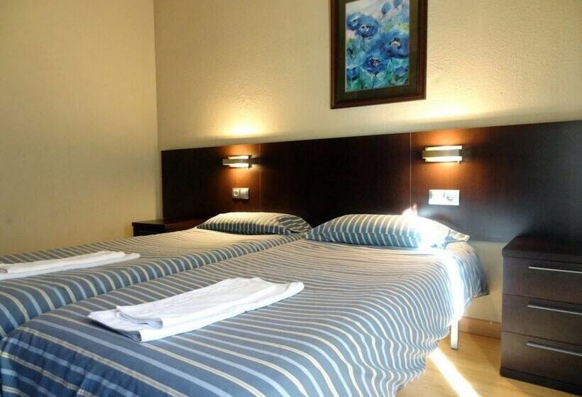 پانسیون Hostal Cal Forner