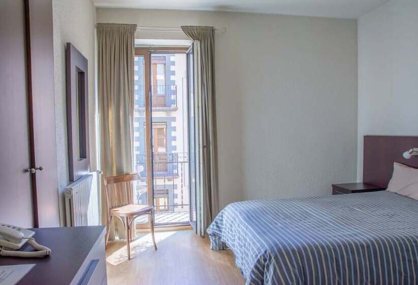 پانسیون Hostal Cal Forner