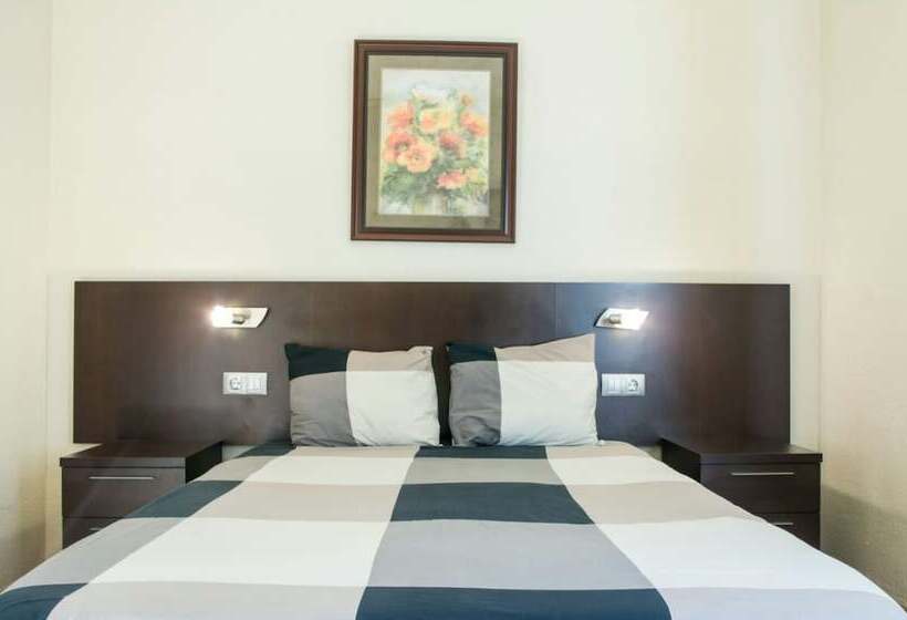 پانسیون Hostal Cal Forner