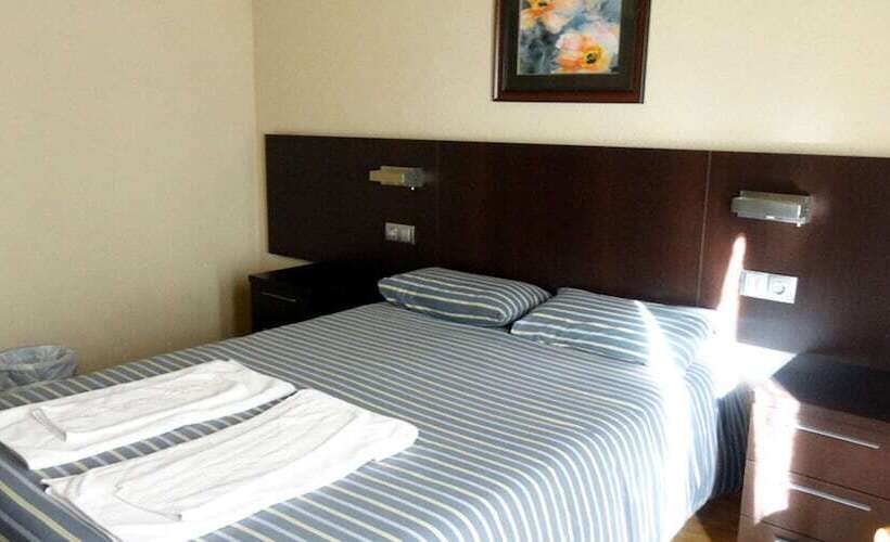 پانسیون Hostal Cal Forner