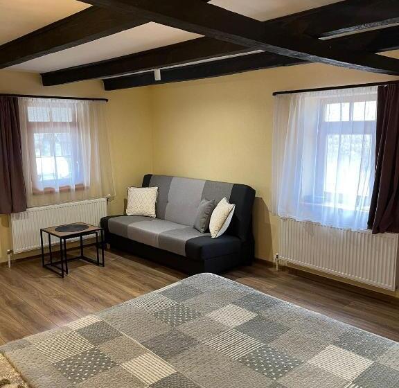 پانسیون Viesu Nams Pupa