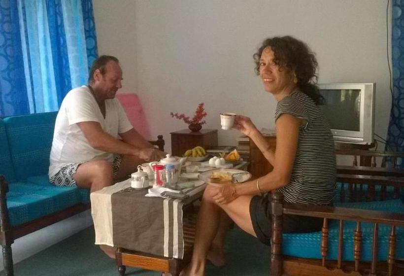 Пансион Villa 49 Hotel Beds  Hikkaduwa