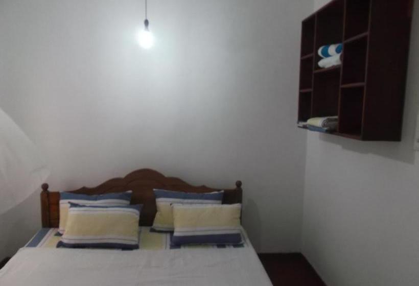 Пансион Villa 49 Hotel Beds  Hikkaduwa