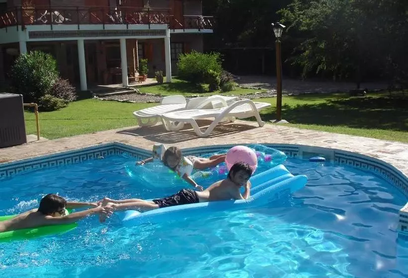 Retkeilymaja Posada La Escondida