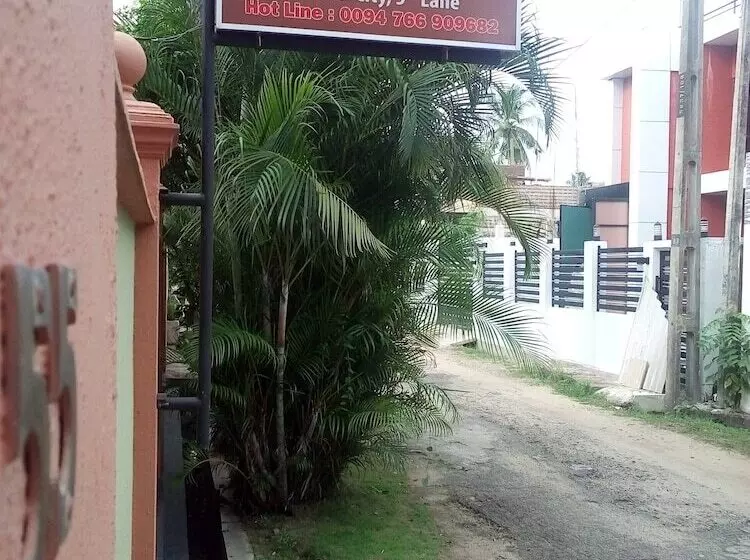 هتل The Norfolk Heritage Airport Villa