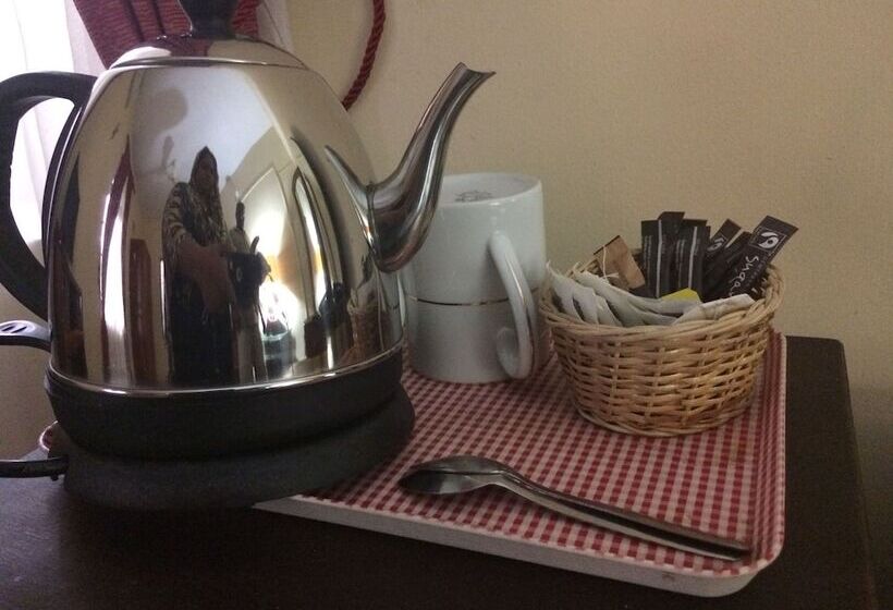 هتل The Norfolk Heritage Airport Villa