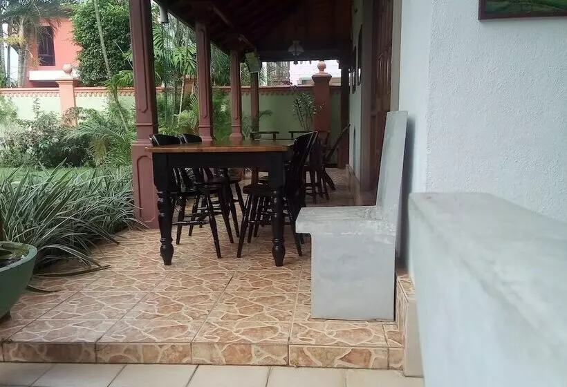 هتل The Norfolk Heritage Airport Villa