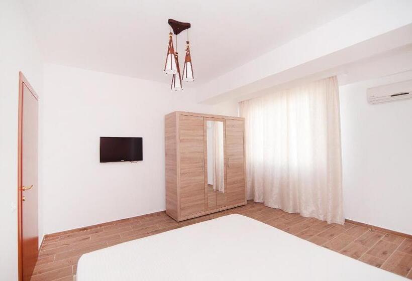 Mamaia Summerland Apartments