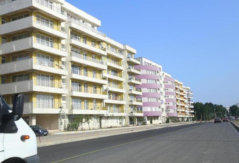 Mamaia Summerland Apartments