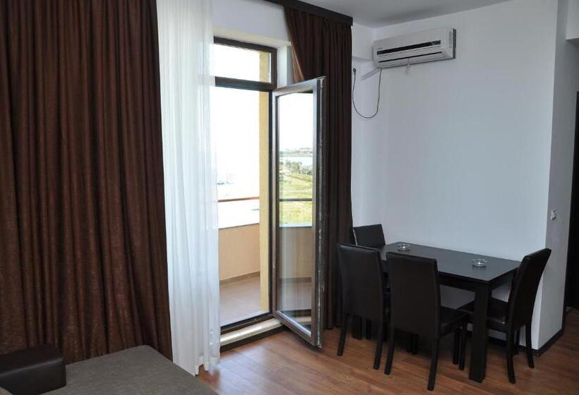 Mamaia Summerland Apartments