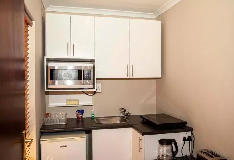 ペンション D Urbanmist Self Catering Guest House